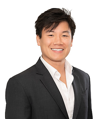 Portrait of Son Hai Vo, REALTOR®.